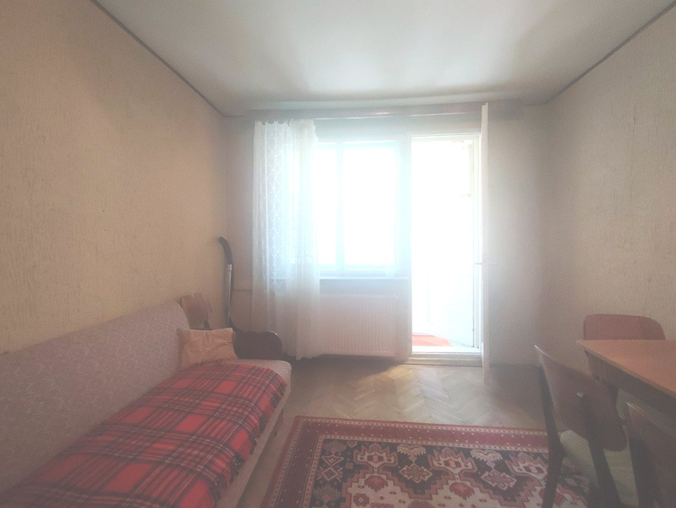 apartament semidecomandat etaj 1
