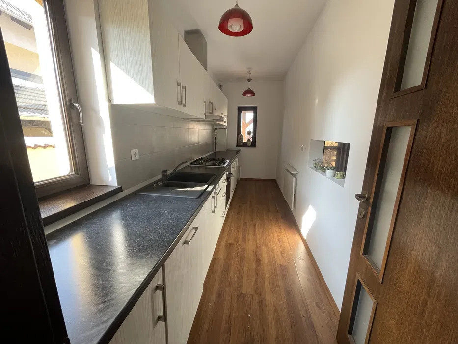 CASĂ DUPLEX DE VÂNZARE ÎN SĂNPETRU, STR. PRIMĂVERII – 93MP + MANSARDĂ 