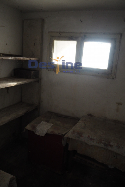 VAND CASA IN CENTRUL VECHI,DEJ,CURTE COMUNA,NECESITA RENOVARE