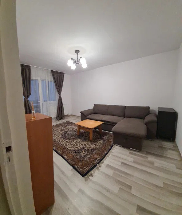 Apartament 2 cam decomandat 55 mp, etaj intermediar, Rasnov