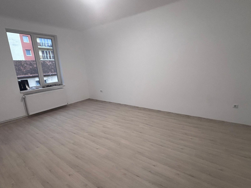 Apartament 2,5 camere complet renovat – 63 mp – Avram Iancu, Brașov