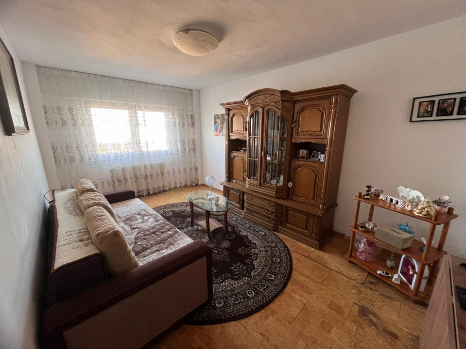 Apartament 3 camere decomandat, 70 mp, balcon izolat – zonă ASTRA, Brașov