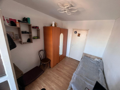 Apartament 3 camere decomandat, 70 mp, balcon izolat – zonă ASTRA, Brașov