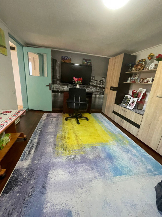 Casă cu 3 camere, garaj și curte spațioasă – zona Giulești 