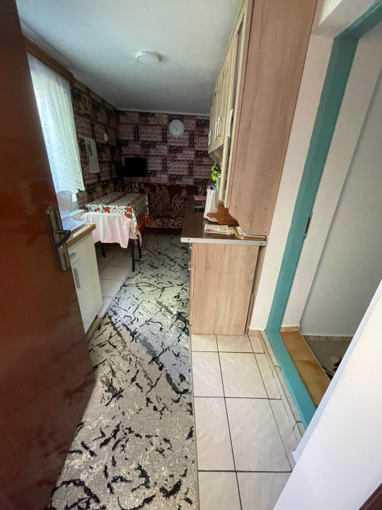 Casă cu 3 camere, garaj și curte spațioasă – zona Giulești 