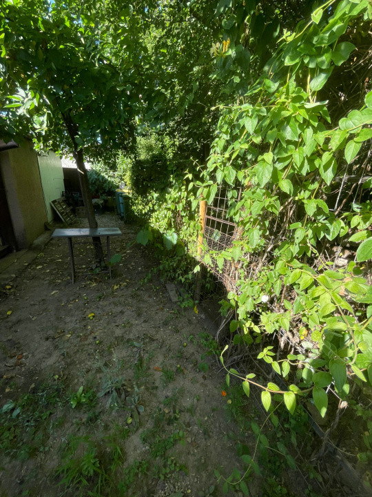 Casă cu 3 camere, garaj și curte spațioasă – zona Giulești 