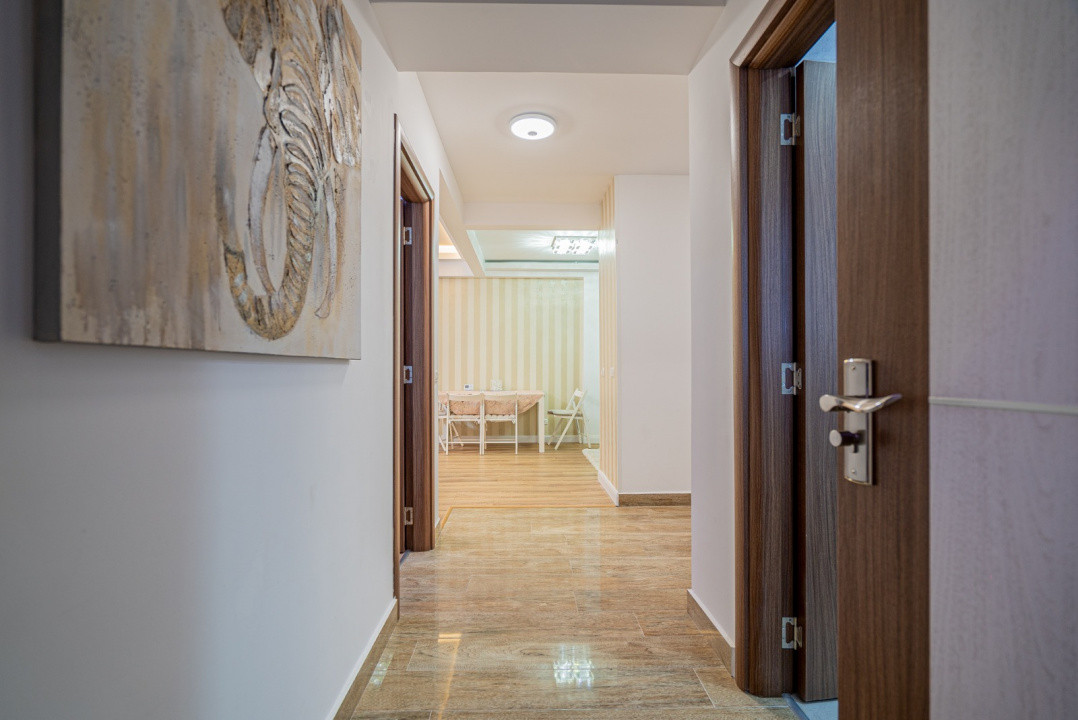 Apartament 3 camere, 100 m², decomandat, parcare subterană – zona Coresi