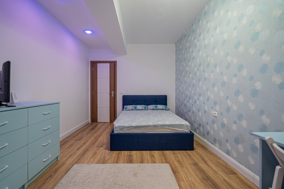 Apartament 3 camere, 100 m², decomandat, parcare subterană – zona Coresi