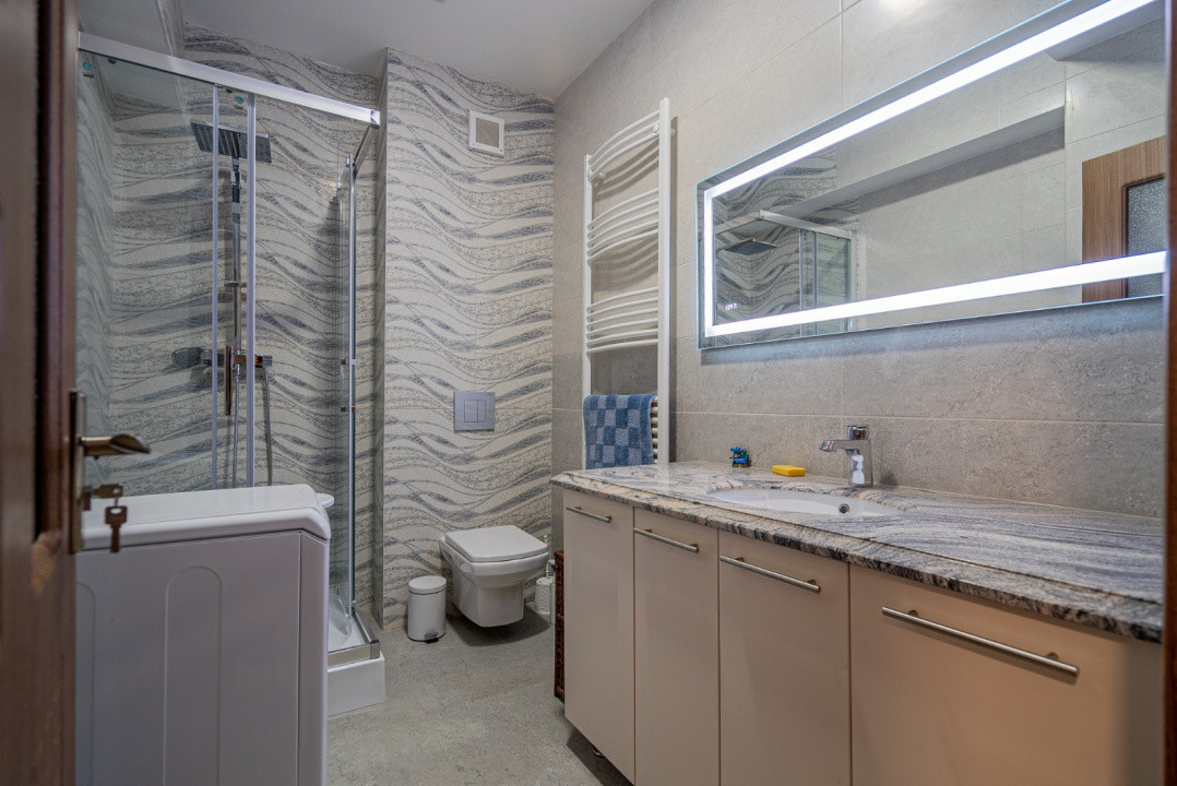 Apartament 3 camere, 100 m², decomandat, parcare subterană – zona Coresi