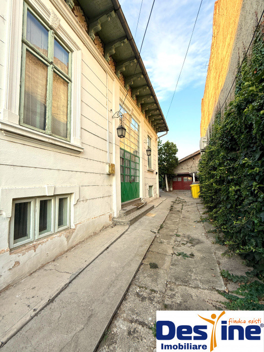 Casa centrala cu istorie si teren generos de 800mp