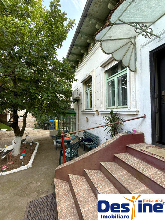 Casa centrala cu istorie si teren generos de 800mp