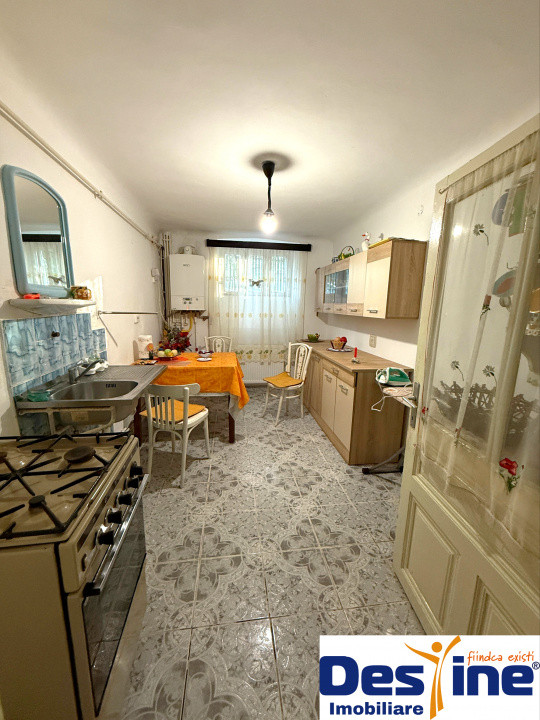 Casa centrala cu istorie si teren generos de 800mp
