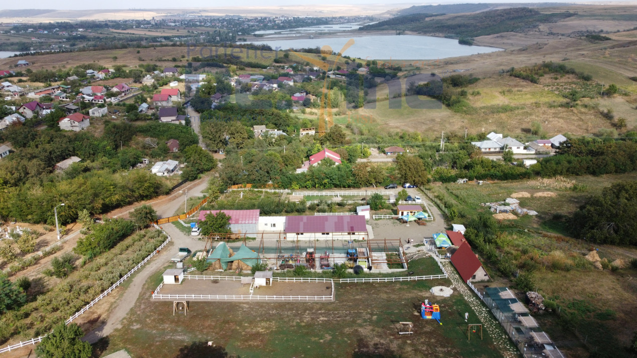 AFACERE - FERMĂ cu 20 ha, mini ZOO, hale si utilaje agricole