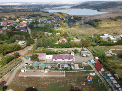 AFACERE - FERMĂ cu 20 ha, mini ZOO, hale si utilaje agricole