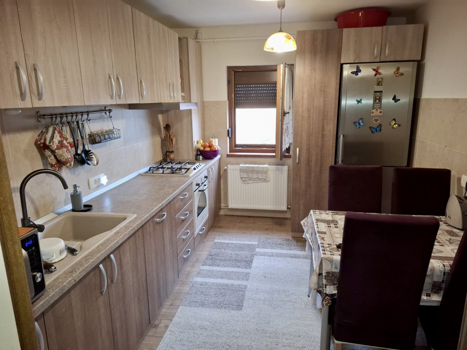 APARTAMENT 3 CAMERE| DECOMANDAT | Tractorul - 2 locuri de parcare | etajul 3.