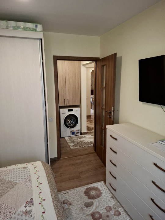 APARTAMENT 3 CAMERE| DECOMANDAT | Tractorul - 2 locuri de parcare | etajul 3.
