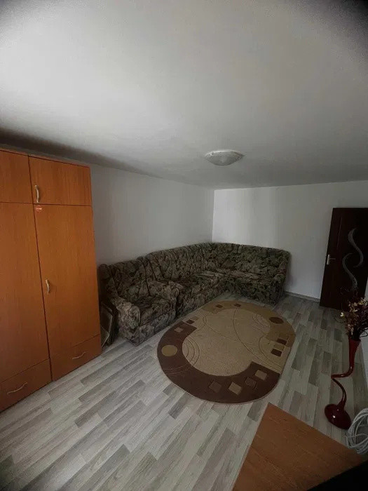 Apartament 2 cam 49 mp, et 2, zona Operei