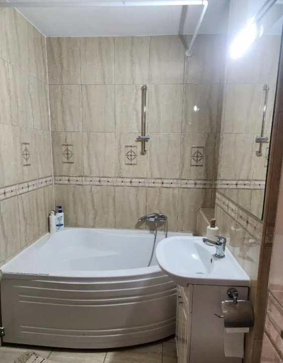 Apartament 3 camere 70 mp, et 1, Grivitei