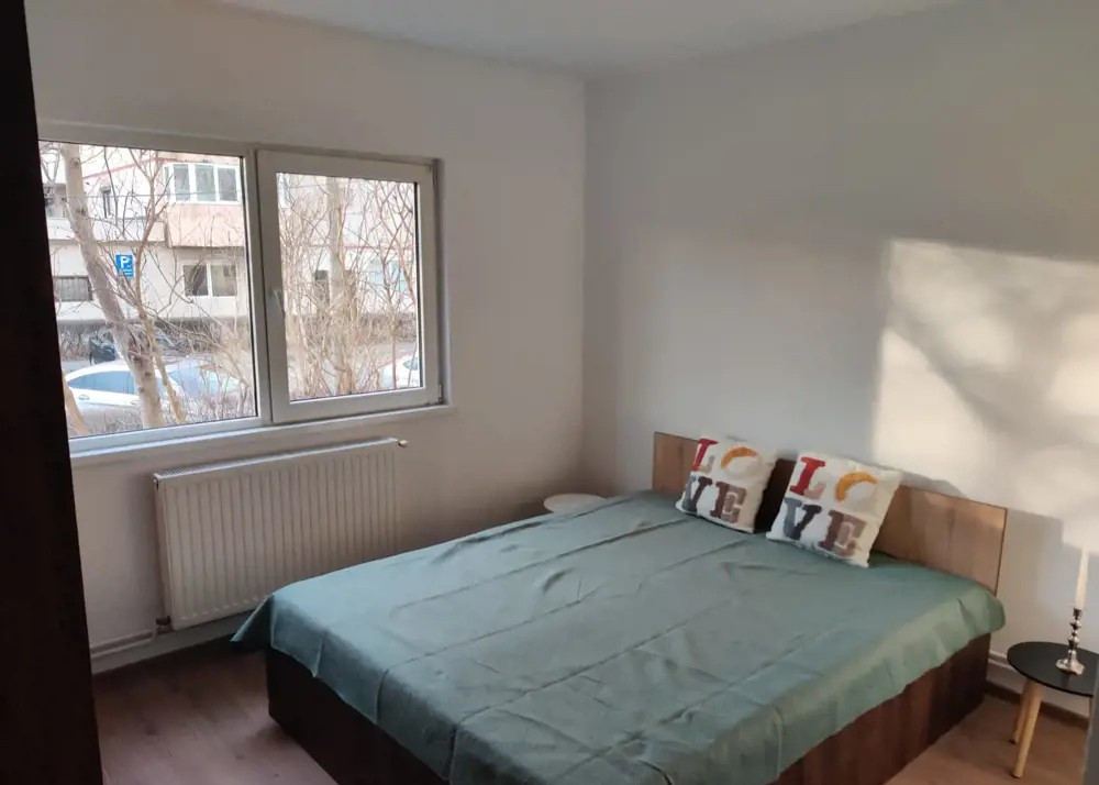 Apartament 3 camere 60 mp, parter, Tractorul 