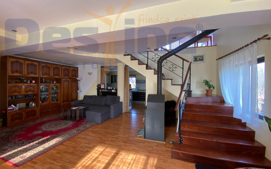 VILA cu 6 camere de vanzare in STUPINI, 250 MP + teren 1250 MP, COMISION 0%