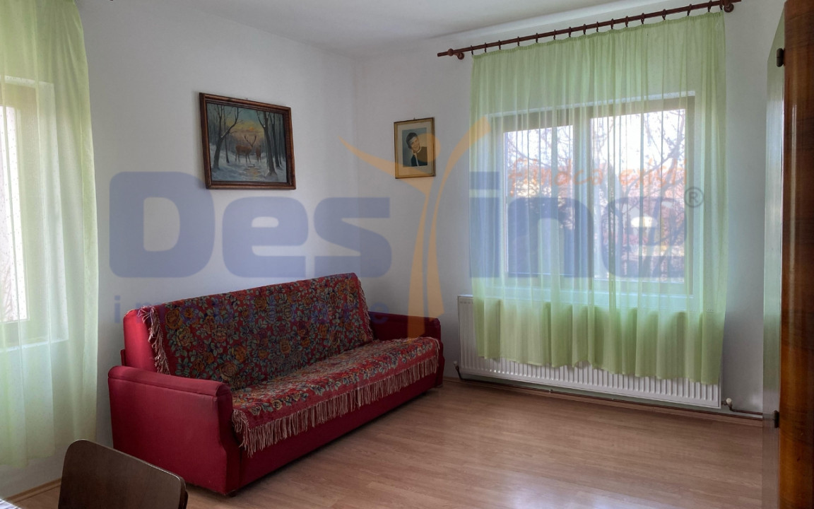 VILA cu 6 camere de vanzare in STUPINI, 250 MP + teren 1250 MP, COMISION 0%