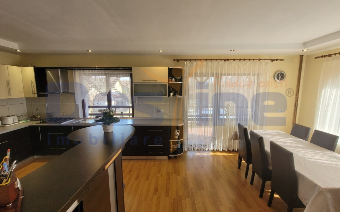 VILA cu 6 camere de vanzare in STUPINI, 250 MP + teren 1250 MP, COMISION 0%