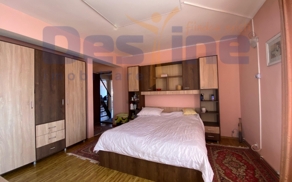 VILA cu 6 camere de vanzare in STUPINI, 250 MP + teren 1250 MP, COMISION 0%