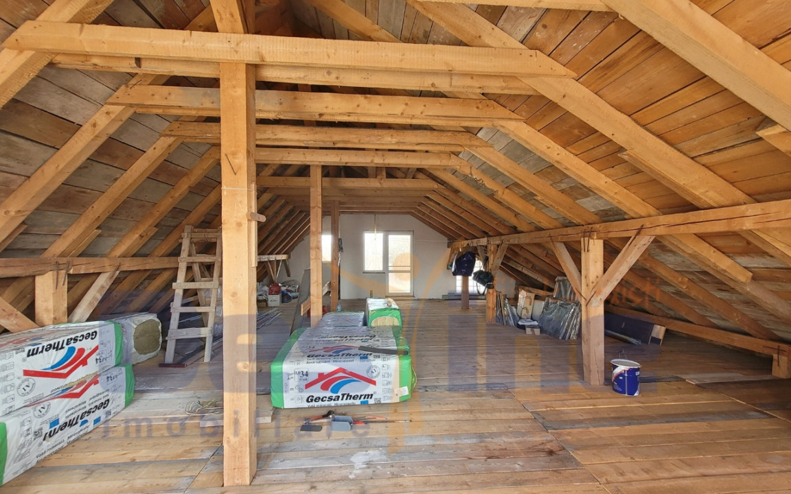 VILA cu 6 camere de vanzare in STUPINI, 250 MP + teren 1250 MP, COMISION 0%