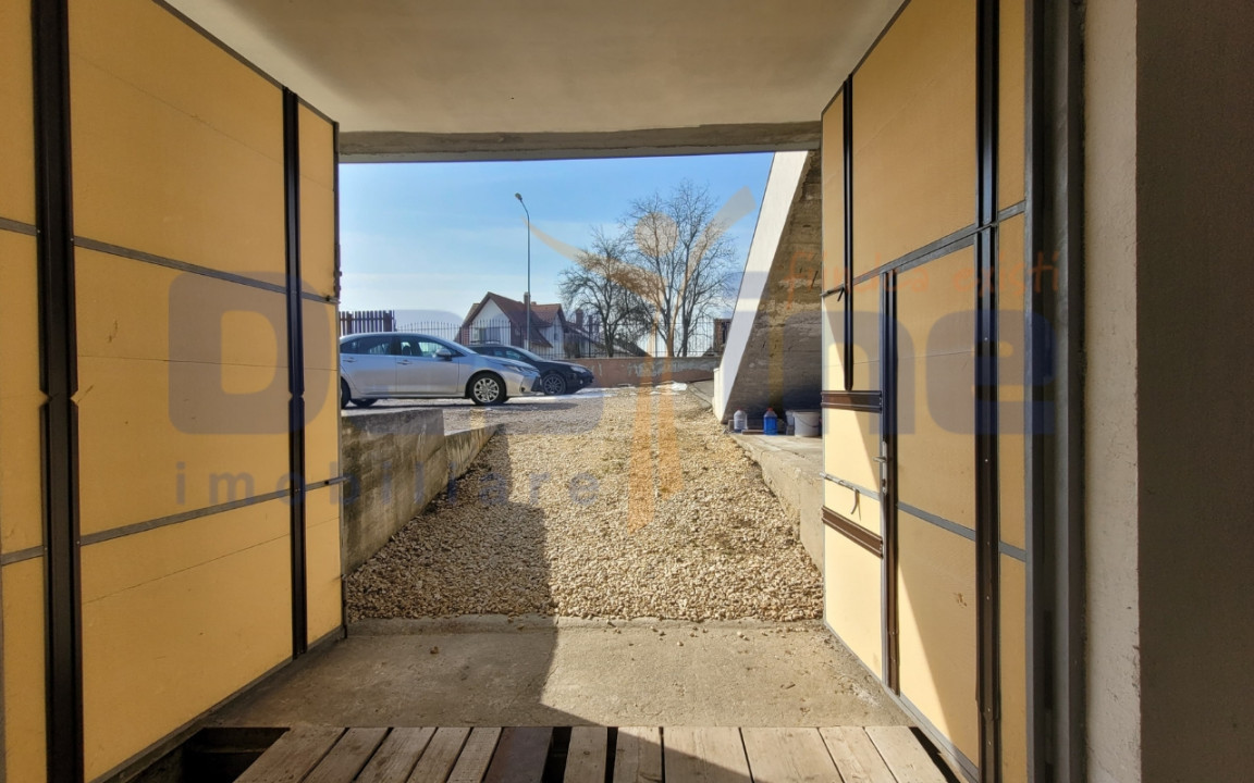VILA cu 6 camere de vanzare in STUPINI, 250 MP + teren 1250 MP, COMISION 0%