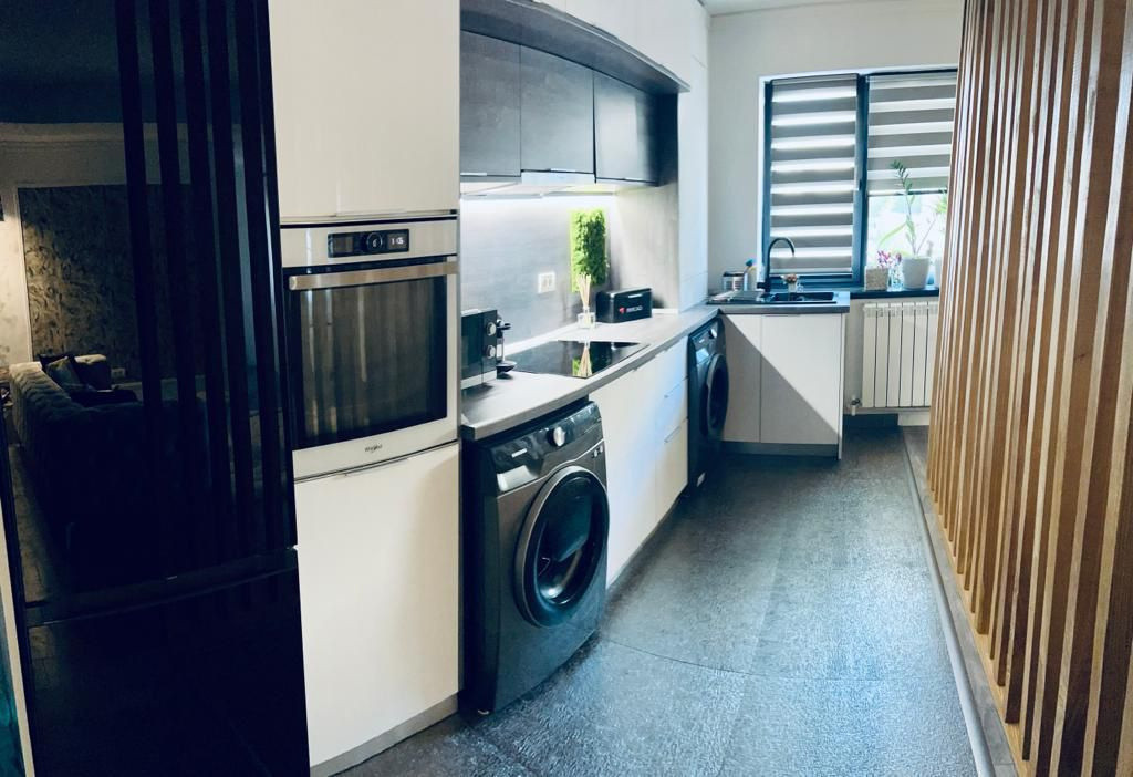 Apartament 3 camere Hanul cu Peste
