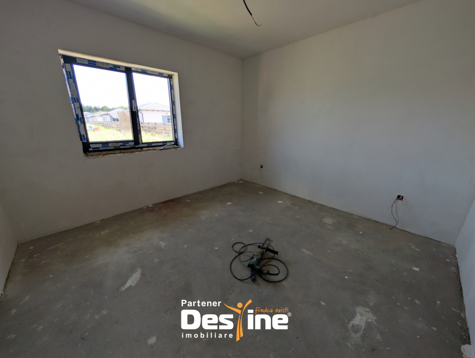 Casa plan parter 3 camere 90 mp + 500 mp teren, finisaje de calitate