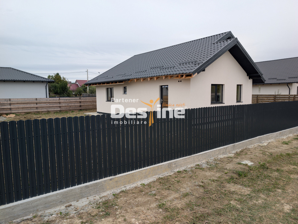 Casa plan parter 3 camere 90 mp + 500 mp teren, finisaje de calitate