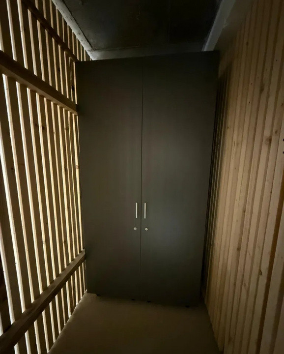 Studio etajul 1 Kasper Coresi, parcare si boxa