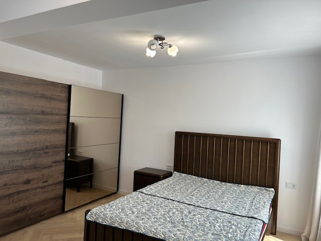 Studio 60 mp, etajul 2 cu parcare si balcon, Tractorul