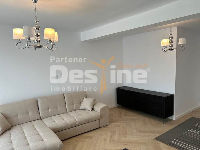 Studio 60 mp, etajul 2 cu loc parcare si balcon, situat in cartierul Tractorul 