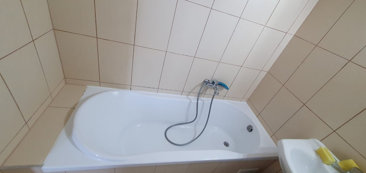 Apartament 2 camere decomandat cu balcon si parcare, Avantgarden 3
