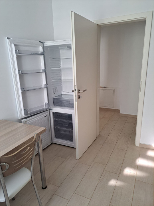 APARTAMENT DE VÂNZARE- 2 camere, DECOMANDAT, etajul 2/8 - TRACTORUL 