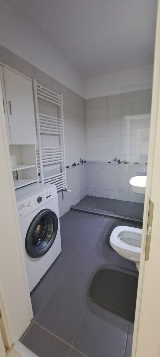 APARTAMENT DE VÂNZARE- 2 camere, DECOMANDAT, etajul 2/8 - TRACTORUL 