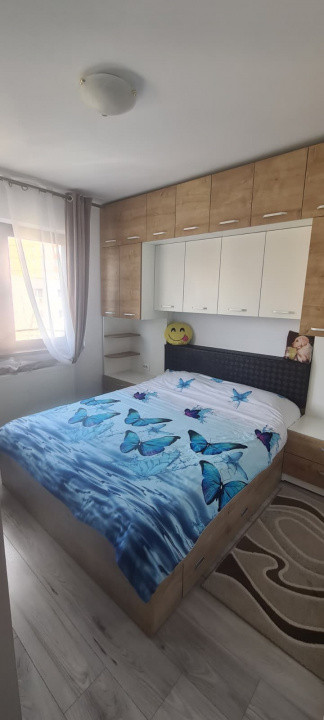 Apartament 3 camere 62 mp, zona Tractorul