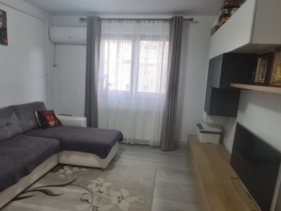 Apartament 3 camere 62 mp, zona Tractorul