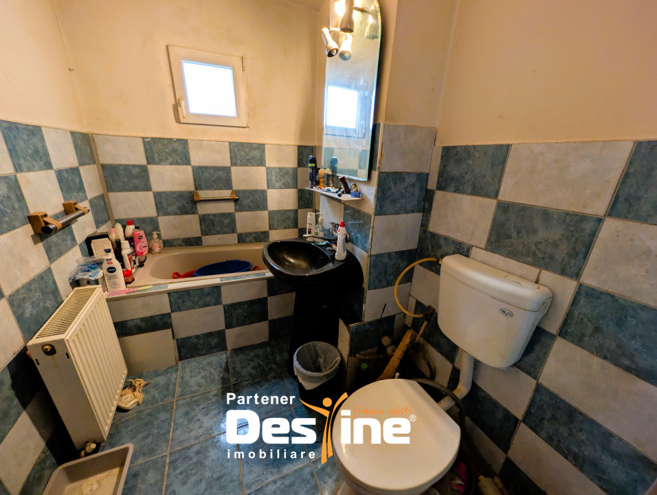 4 camere decomandat 81 mp 2 băi cu geam Parter centrală termică, de renovat- CUG