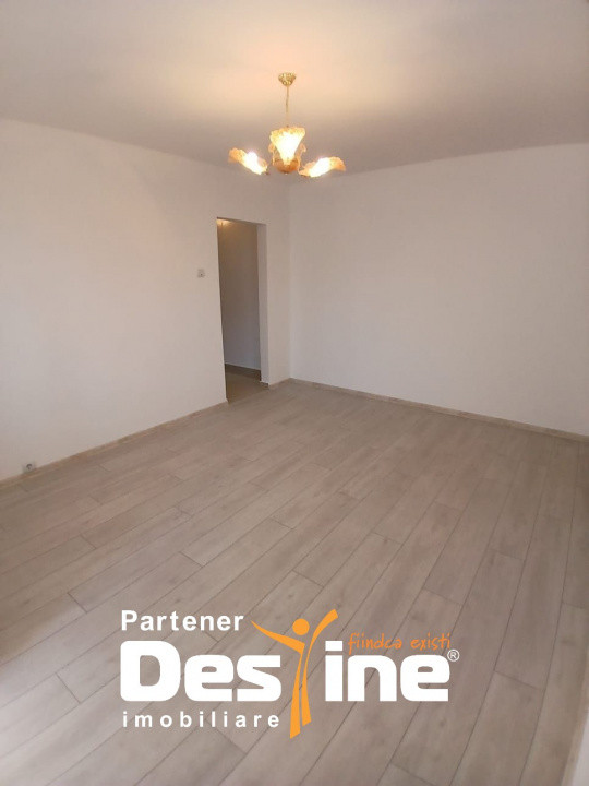 ZIMBRU, Apartament 3 camere, SEMIDECOMANDAT, 55 mp, 105.000 euro