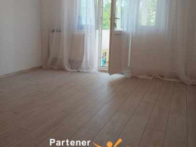 ZIMBRU, Apartament 3 camere, SEMIDECOMANDAT, 55 mp, 105.000 euro