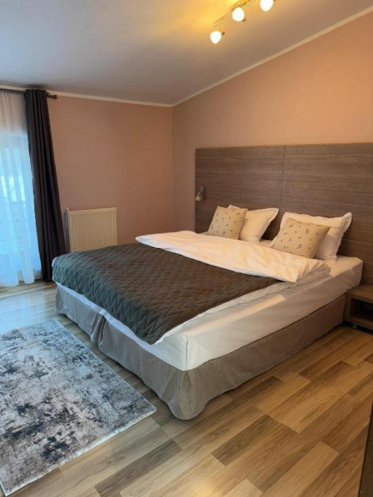 Cladire cu 11 camere, Regim Hotelier, zona Strada Lunga