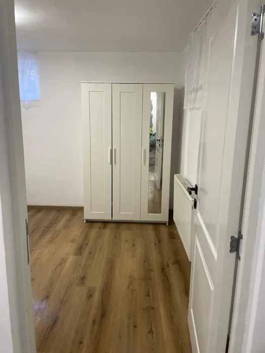 Apartament 2 camere 46 mp, demisol, Str Lunga