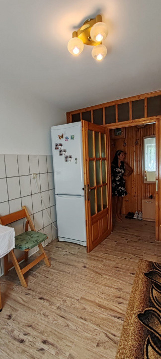 Apartament 3 camere, etajul 1/4, Radauti