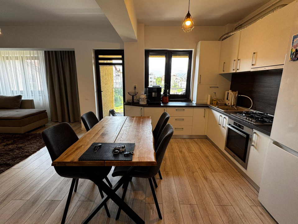 Apartament spațios și luminos, 3 camere, decomandat, parcare inclusă