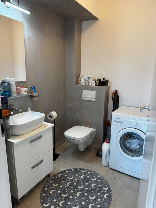 Apartament spațios și luminos, 3 camere, decomandat, parcare inclusă