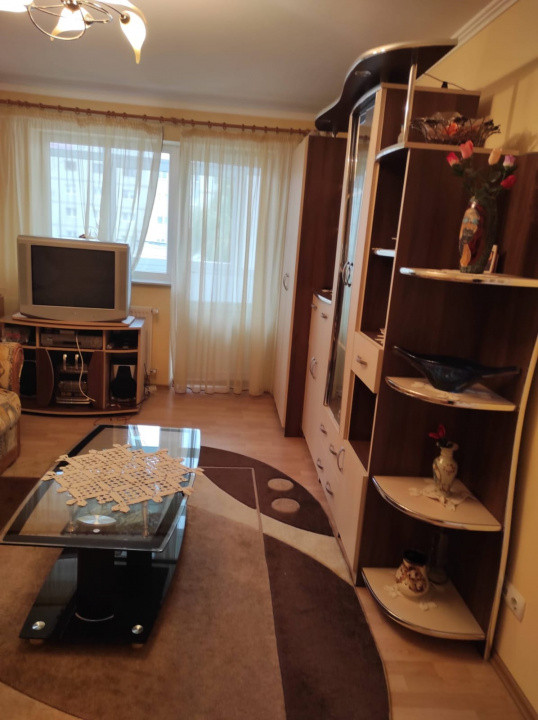 Apartament 4 camere, decomandat, etajul 2/4, Radauti