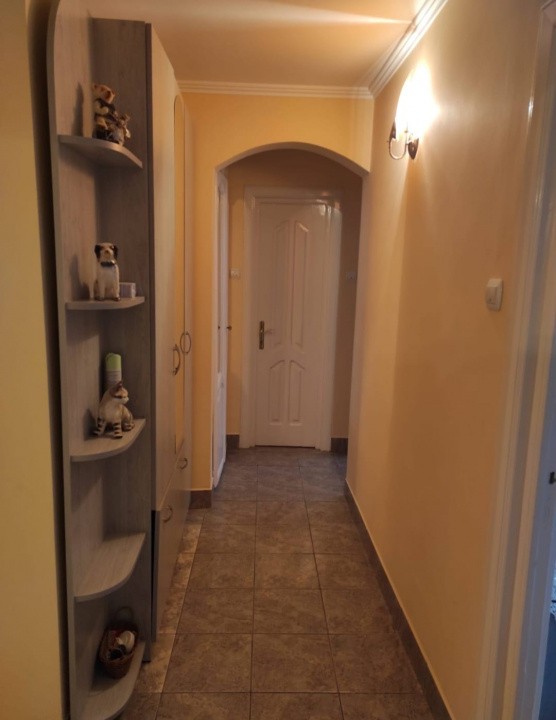 Apartament 4 camere, decomandat, etajul 2/4, Radauti